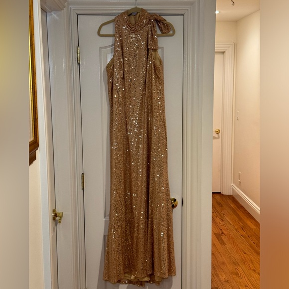 NWT Ieena for MacDuggal #11280 Sequined Soft Tie Halter Neck Column Gown Size 12 - Picture 5 of 10